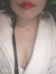 エマブログ おっぱいバスローブ😎😚