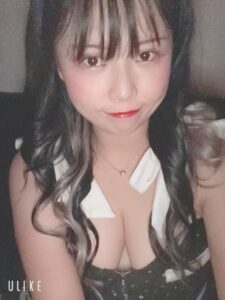 エマブログ 昨日のヘアメとお礼🩵🥰