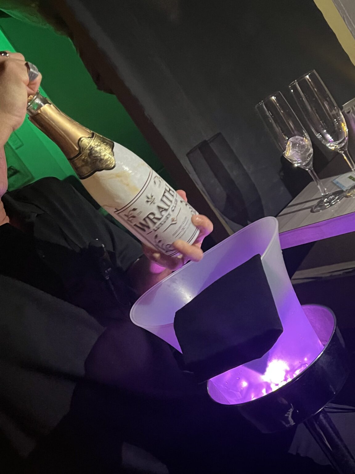 モナカブログ しゅわしゅわ🥂🫧 - 新橋 セクキャバ おっパブ いちゃキャバ WRAITH レイス