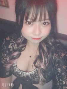 エマブログ 昨日✂️めちゃくるくる巻いてくれた🫶🏻