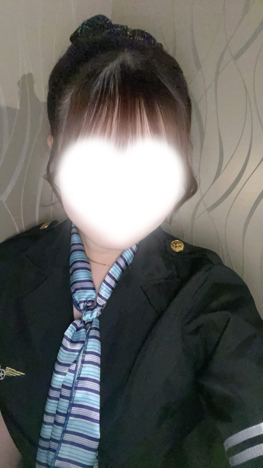 ランカブログ どっち？🥹🥹 - 新橋 おっパブ いちゃキャバ セクキャバ MEILI メイリー